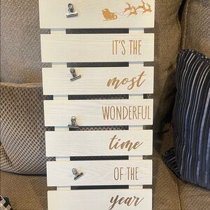 Festive Wooden Wall Decor with Clips